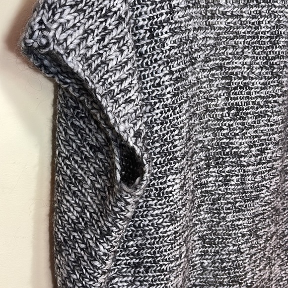 Iperico Alpaca Wool Blend Knit Sweater Shawl - Picture 12 of 12